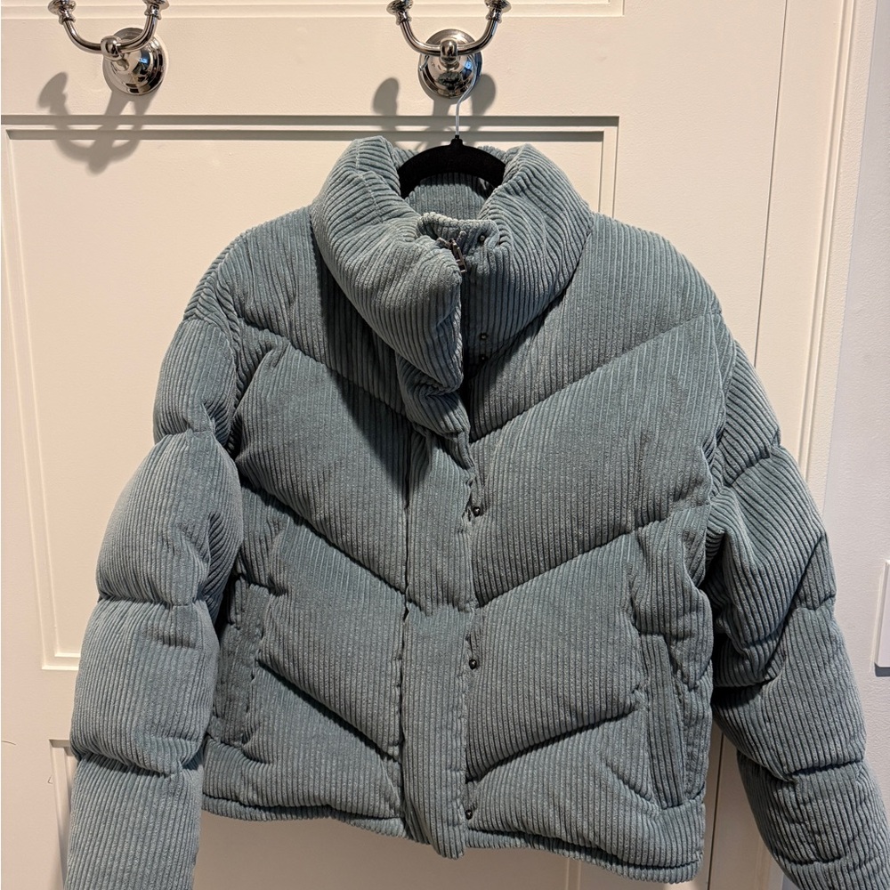 Aritzia Cloud Puff Jacket